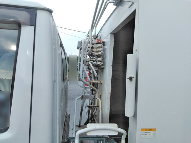 いすゞエルフパッカー車（塵芥車）小型（2t・3t）[写真14]