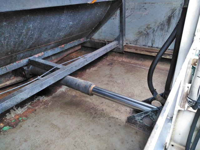 いすゞエルフパッカー車（塵芥車）小型（2t・3t）[写真22]