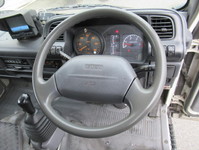 いすゞエルフアルミバン小型（2t・3t）[写真10]