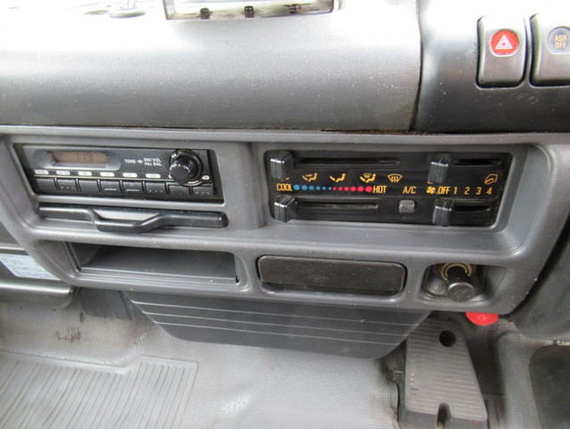 いすゞエルフアルミバン小型（2t・3t）[写真13]