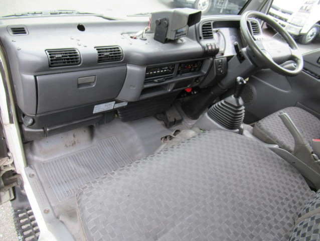 いすゞエルフアルミバン小型（2t・3t）[写真17]