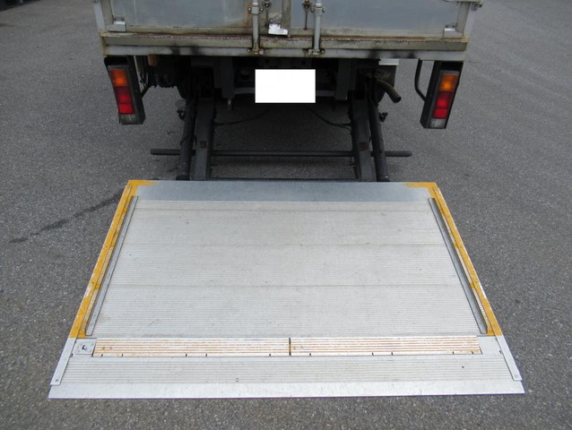 いすゞエルフアルミバン小型（2t・3t）[写真19]