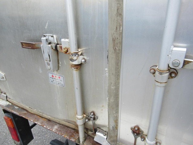 いすゞエルフアルミバン小型（2t・3t）[写真21]