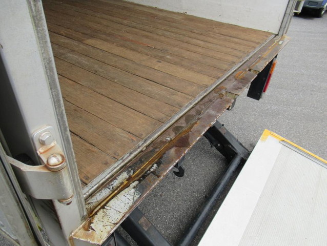 いすゞエルフアルミバン小型（2t・3t）[写真24]