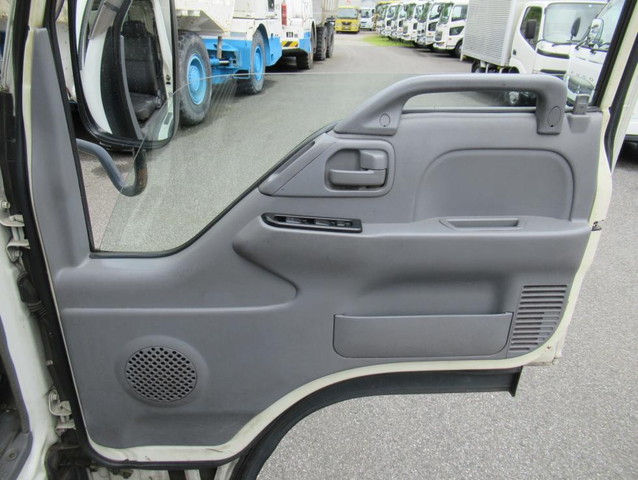 いすゞエルフアルミバン小型（2t・3t）[写真08]