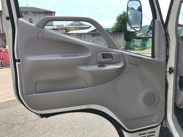 日野デュトロ冷凍車（冷蔵車）小型（2t・3t）[写真31]