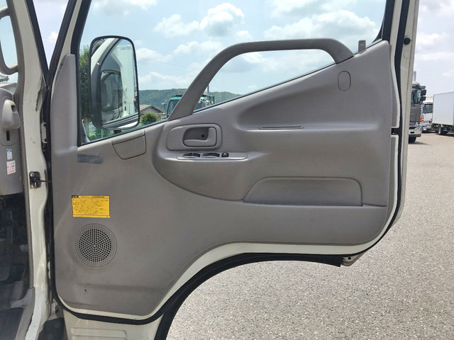 日野デュトロ冷凍車（冷蔵車）小型（2t・3t）[写真32]