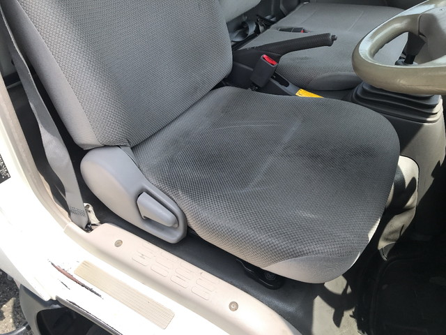 日野デュトロ冷凍車（冷蔵車）小型（2t・3t）[写真35]