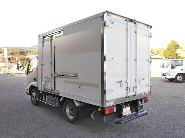日野デュトロ冷凍車（冷蔵車）小型（2t・3t）[写真04]