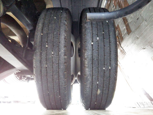 三菱ふそうキャンター幌ウイング小型（2t・3t）[写真21]