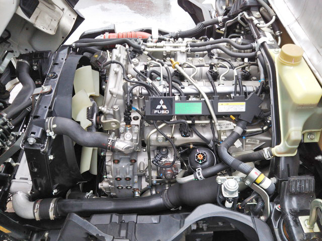 三菱ふそうキャンター幌ウイング小型（2t・3t）[写真24]