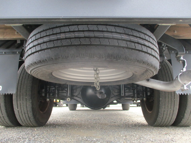 三菱ふそうキャンター幌ウイング小型（2t・3t）[写真14]