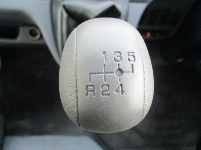 三菱ふそうキャンター幌ウイング小型（2t・3t）[写真26]