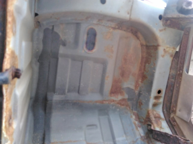 三菱ふそうファイターセルフクレーン3段中型（4t）[写真19]