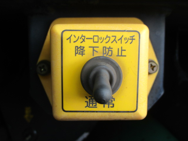 いすゞエルフパッカー車（塵芥車）小型（2t・3t）[写真17]