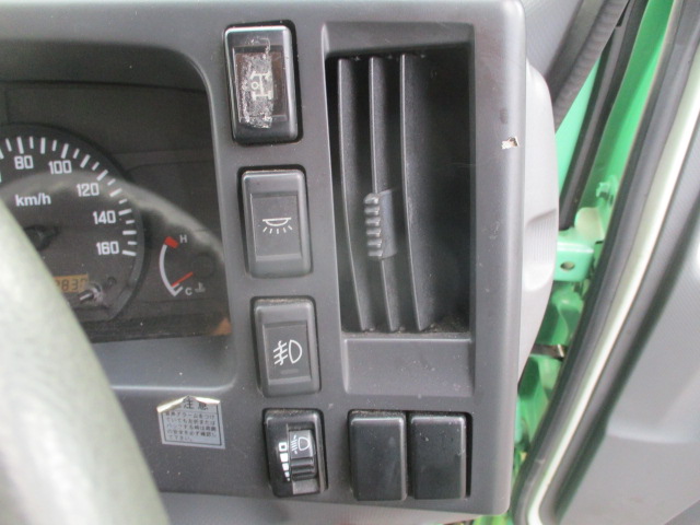 いすゞエルフパッカー車（塵芥車）小型（2t・3t）[写真30]