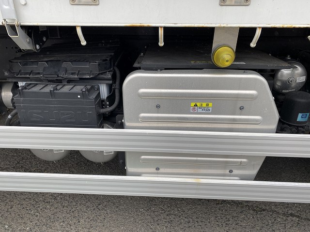 いすゞギガアルミブロック大型（10t）[写真13]