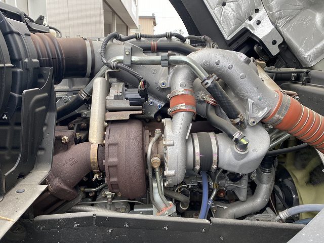 いすゞギガアルミブロック大型（10t）[写真34]