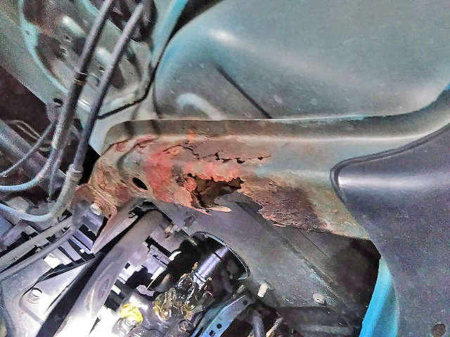 いすゞエルフ平ボディ小型（2t・3t）[写真17]