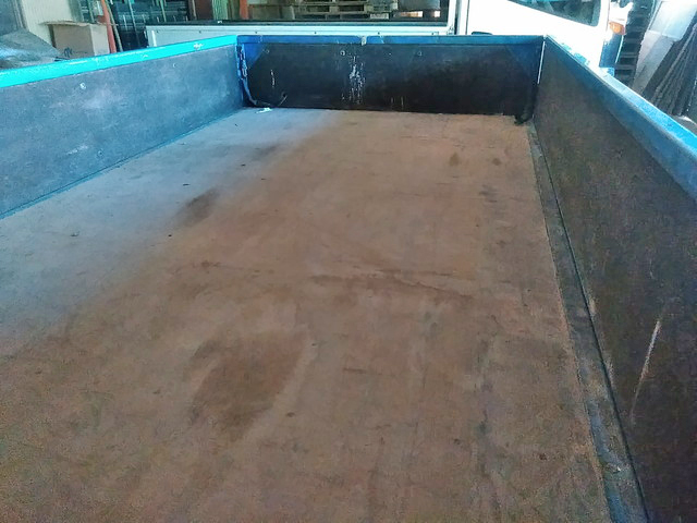 いすゞエルフ平ボディ小型（2t・3t）[写真06]