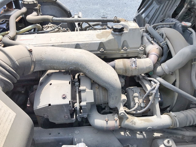 UDトラックスコンドルクレーン4段増トン（6t・8t）[写真22]