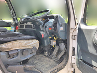 UDトラックスコンドルクレーン4段増トン（6t・8t）[写真25]