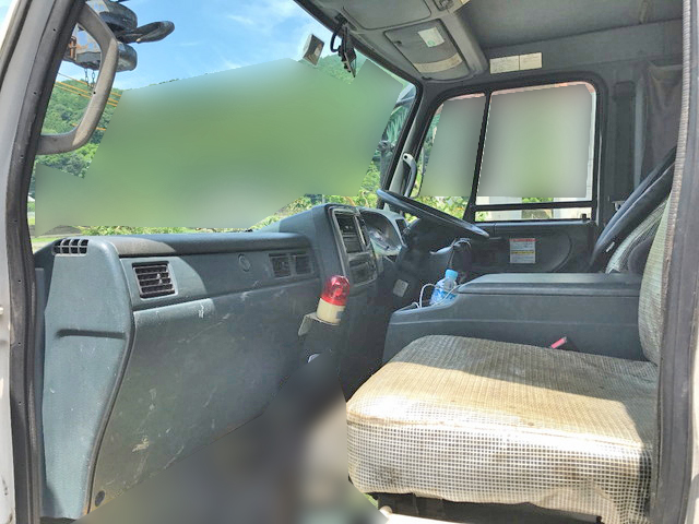 UDトラックスコンドルクレーン4段増トン（6t・8t）[写真27]