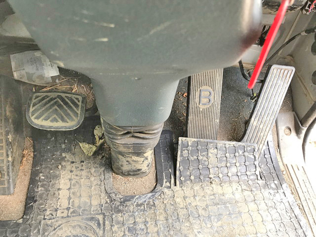 UDトラックスコンドルクレーン4段増トン（6t・8t）[写真30]