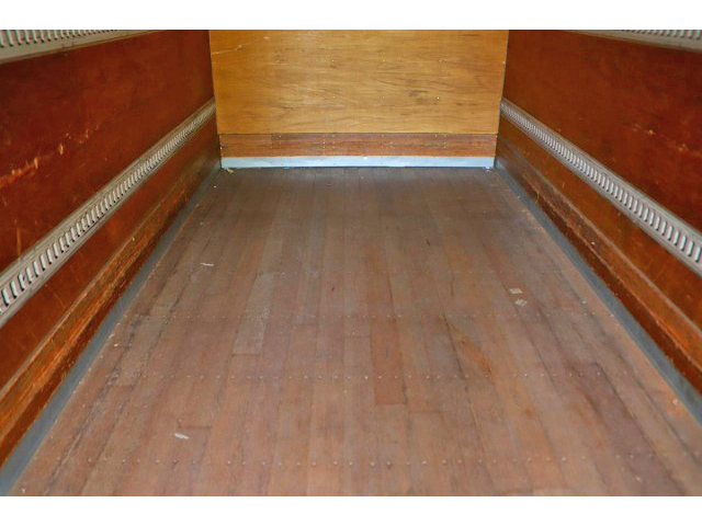 三菱ふそうファイターアルミバン中型（4t）[写真11]