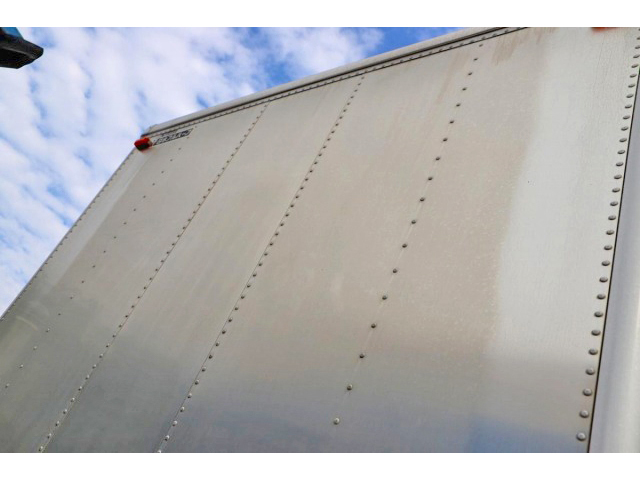 三菱ふそうファイターアルミバン中型（4t）[写真29]