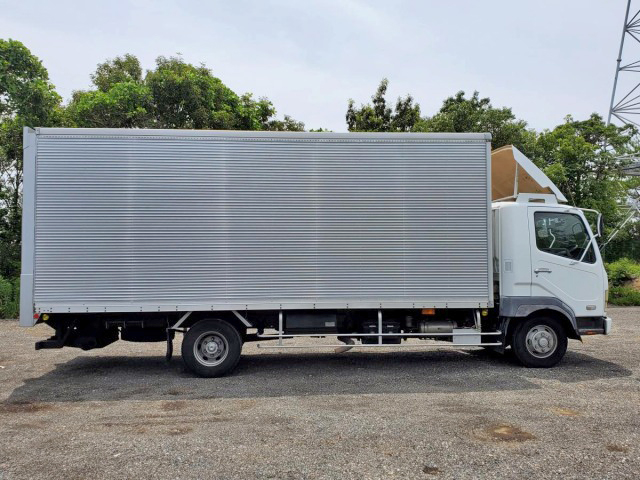 三菱ふそうファイターアルミバン中型（4t）[写真06]
