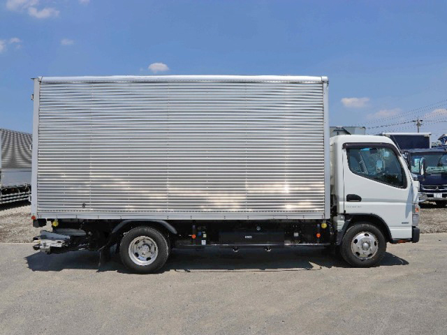 三菱ふそうキャンターアルミバン小型（2t・3t）[写真04]