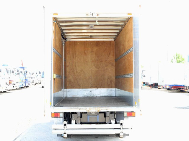 三菱ふそうキャンターアルミバン小型（2t・3t）[写真07]