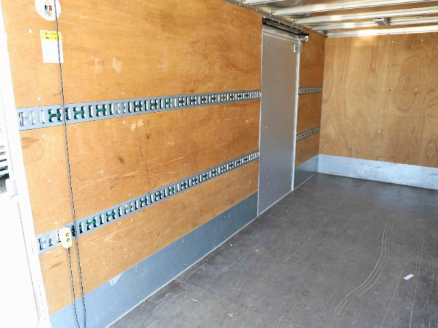 三菱ふそうキャンターアルミバン小型（2t・3t）[写真09]