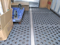 いすゞエルフ冷凍車（冷蔵車）小型（2t・3t）[写真13]