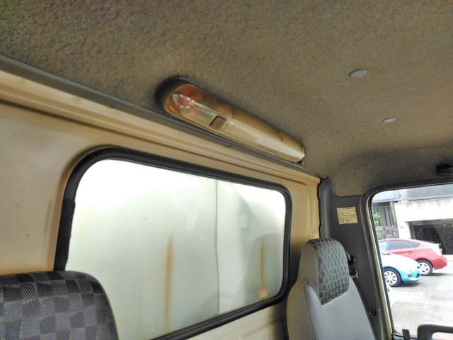 いすゞエルフ冷凍車（冷蔵車）小型（2t・3t）[写真22]