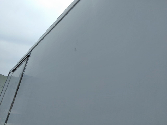 いすゞエルフ冷凍車（冷蔵車）小型（2t・3t）[写真08]