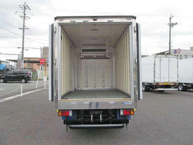 いすゞエルフ冷凍車（冷蔵車）小型（2t・3t）[写真04]