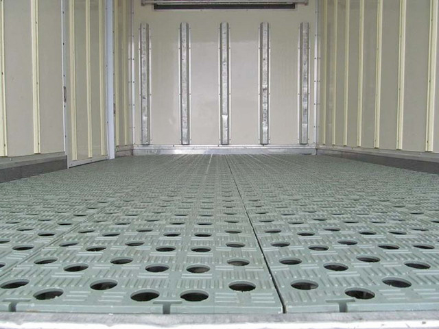 いすゞエルフ冷凍車（冷蔵車）小型（2t・3t）[写真05]