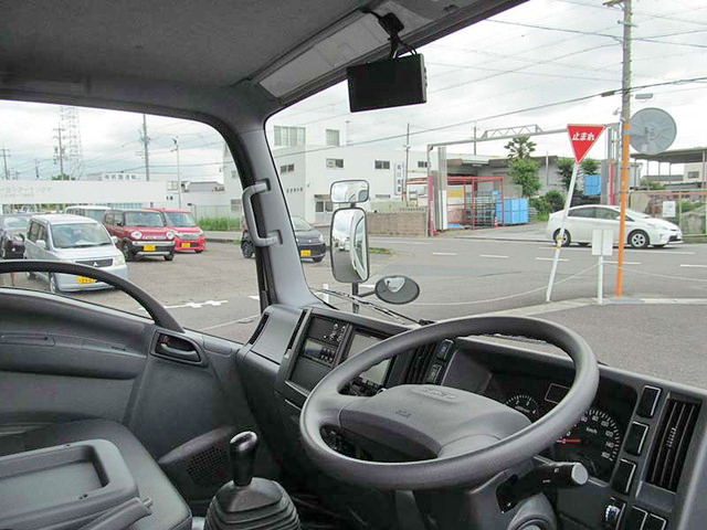 いすゞエルフ冷凍車（冷蔵車）小型（2t・3t）[写真06]