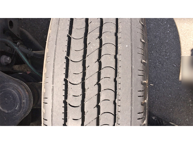 日野デュトロ平ボディ小型（2t・3t）[写真13]