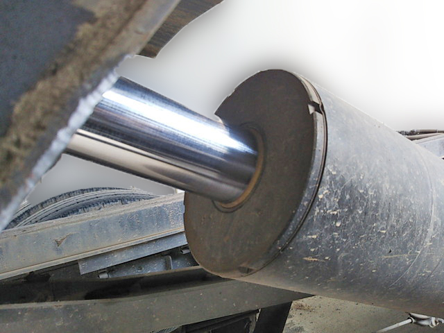 いすゞエルフローダーダンプ小型（2t・3t）[写真15]