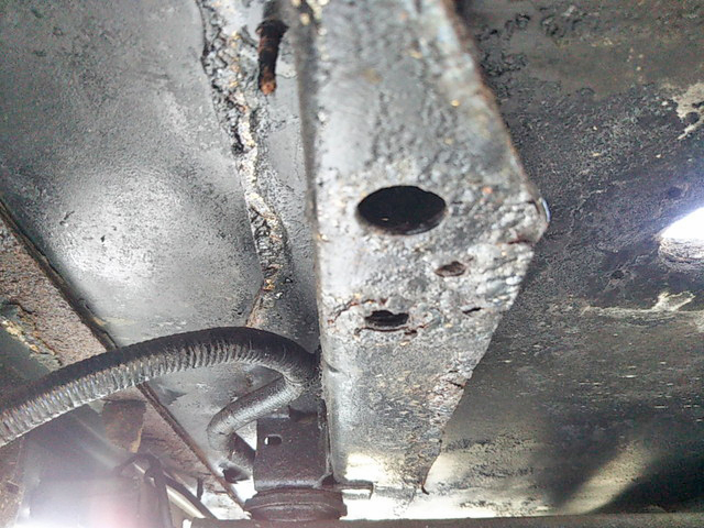 トヨタトヨエース平ボディ小型（2t・3t）[写真21]