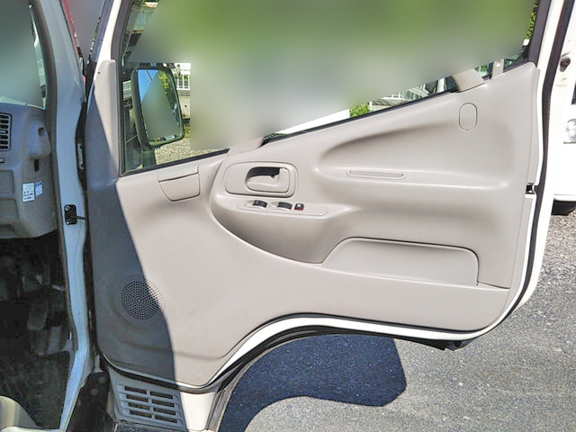 トヨタトヨエース平ボディ小型（2t・3t）[写真32]