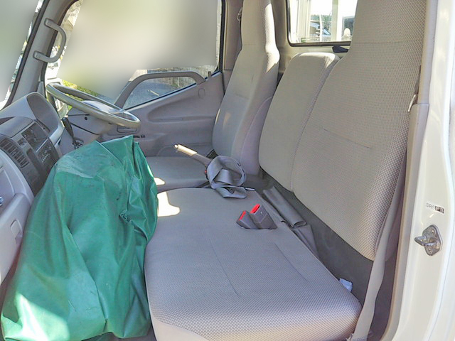 トヨタトヨエース平ボディ小型（2t・3t）[写真33]