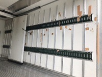 いすゞエルフ冷凍車（冷蔵車）小型（2t・3t）[写真13]