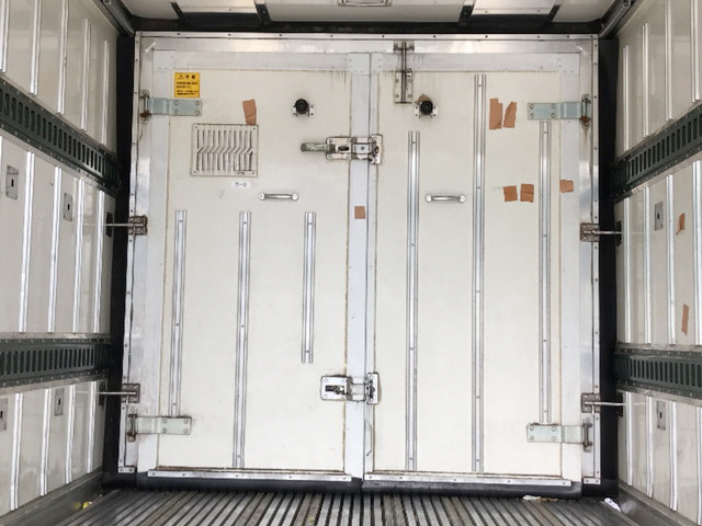 いすゞエルフ冷凍車（冷蔵車）小型（2t・3t）[写真14]