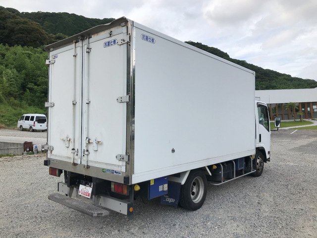 いすゞエルフ冷凍車（冷蔵車）小型（2t・3t）[写真02]