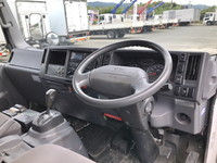 いすゞエルフ冷凍車（冷蔵車）小型（2t・3t）[写真33]