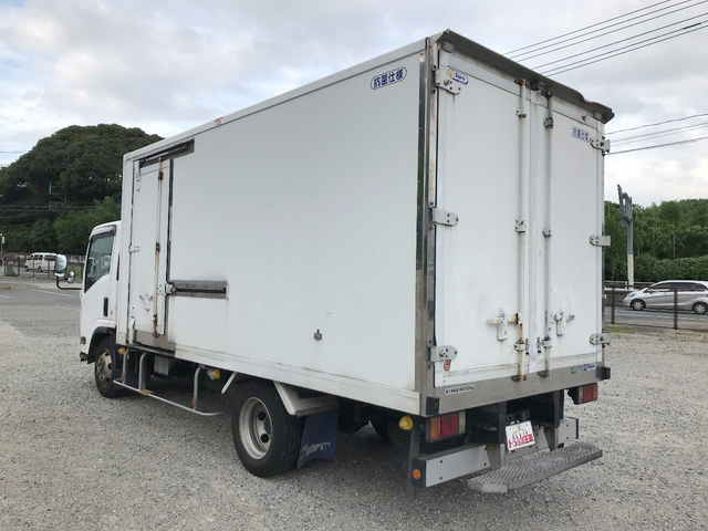 いすゞエルフ冷凍車（冷蔵車）小型（2t・3t）[写真04]